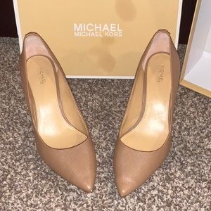 Michael Kors khaki leather mid pumps